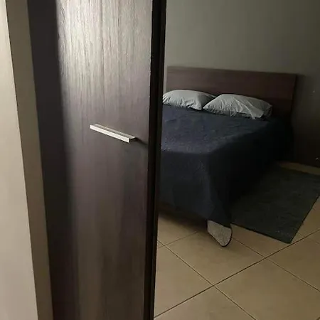 Sunny 2br In St Julians سانت جوليان