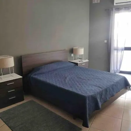 Sunny 2br In St Julians Apartment *